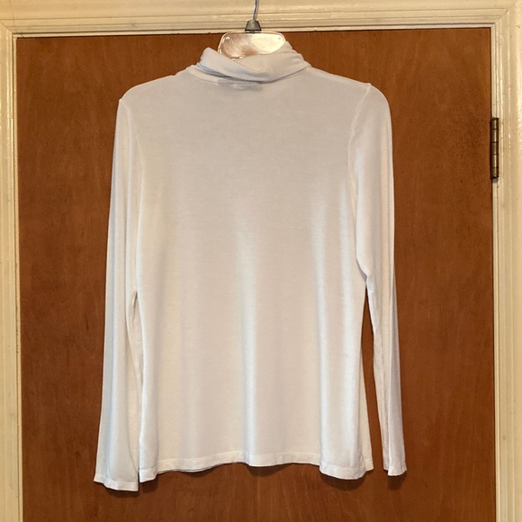 Tahari White Long Sleeve Turtleneck Top - Picture 6 of 8